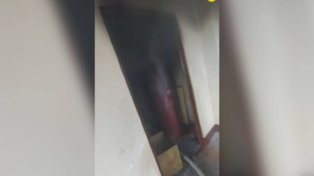 Фотография к новости: Атыраулық полицейлер өрт шыққан пәтерден 25 адамды эвакуациялады