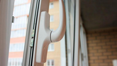 Шымкентте 72 жастағы ер адам аурухананың терезесінен секіріп кетті