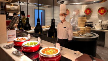 Фотография к новости: Қытай ұлттық асханасы. Саммитке келген журналистерге қандай тағам ұсынылды