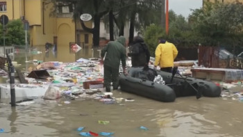 Фотография к новости: Италияда 14 өзен арнасынан тасыды
