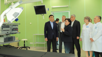 Фотография к новости: Көлгінов Қарағанды облысының ауруханаларын аралады