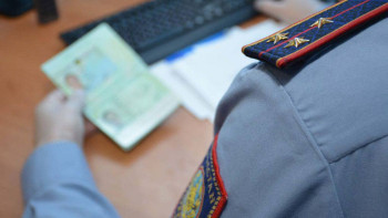 Фотография к новости: Атырауда медбикені балағаттаған ер адам қамауға алынды