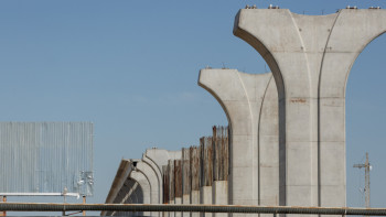 Фотография к новости: Алматыдағы LRT: Жемқорлыққа екінші ескерткіш орнатып жатыр ма?