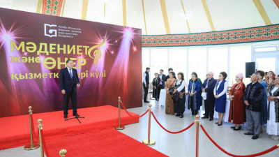 Тоғжанов мәдениет және өнер қызметкерлерін кәсіби мерекелерімен құттықтады