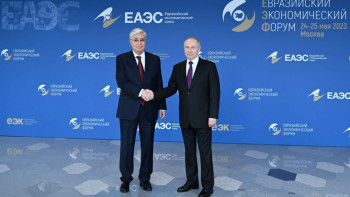 Фотография к новости: Тоқаевты Путин қарсы алды