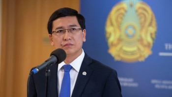 Фотография к новости: Асхат Аймағамбетов соңғы қоңырау мерзімін өзгертуге қатысты пікір білдірді