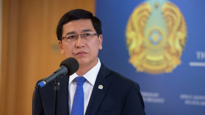 Асхат Аймағамбетов соңғы қоңырау мерзімін өзгертуге қатысты пікір білдірді