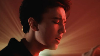 Фотография к новости: Димаш Құдайберген туған күнінде жаңа бейнебаян ұсынды