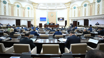 Фотография к новости: Қызметкерлердің еңбекақысы әрқилы. Депутат су шаруашылығындағы проблемаларды айтты