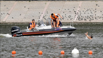 Фотография к новости: Шомылу маусымы: елордалық ТЖД шомылу ережесі туралы айтты