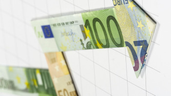 Фотография к новости: Доллар мен еуро бағамы тағы өсті