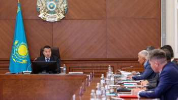 Фотография к новости: Смайылов орта бизнес өкілдерімен кезекті кездесу өткізді