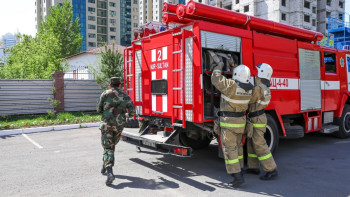 Фотография к новости: Астананың шетінде қураған шөп өртенді