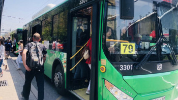 Фотография к новости: Алматының шеткі аудандарында тұратын халық автобустардың аздығына наразы