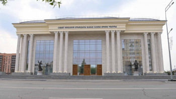 Фотография к новости: Тоқаев С.Мұқанов атындағы Қазақ сазды-драма театрына барды