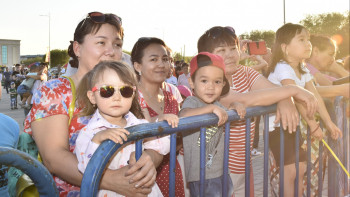 Фотография к новости: Ақтөбе облысы: 155 мың баланың қуанышы