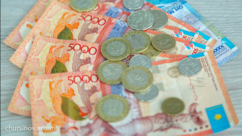 Фотография к новости: Күліп келіп, жылап қайтатын қарыздан мемлекетке қандай қауіп бар