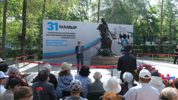 Фотография к новости: Алматылықтар саяси қуғын-сүргін және ашаршылық құрбандарын еcке алды