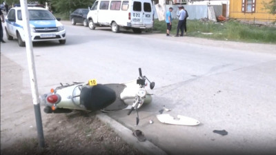 Ақтөбеде скутер жүргізген 16 жасар бала жол апатынан қайтыс болды