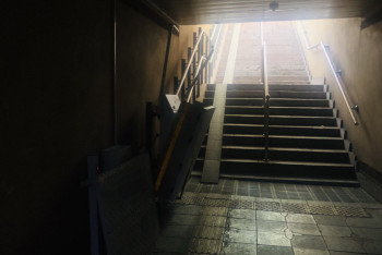 Фотография к новости: "Қоқыс толы жермен кім жүреді?" Алматылықтар жерасты өткелдерінің жай-күйіне алаңдаулы