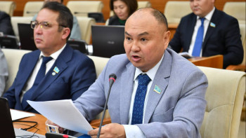 Фотография к новости: Депутаттар қоғамдық бақылау туралы заңды қабылдады