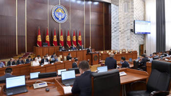 Фотография к новости: Шенеуніктерге мемлекеттік тілді меңгеруді міндеттеді