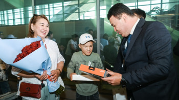 Фотография к новости: Астанада Тальго пойызының миллионыншы жолаушысы марапатталды