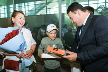 Фотография к новости: Астанада Тальго пойызының миллионыншы жолаушысы марапатталды