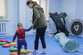 Фотография к новости: Мүгедек бала тәрбиелеп отырған ата-аналарға берілетін жәрдемақы өседі