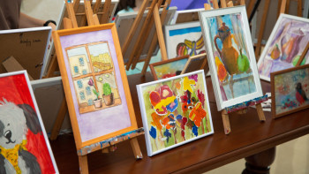 Фотография к новости: Өзбекстан елшілігінде «Балалар өнер әлемінде» сурет көрмесі өтті