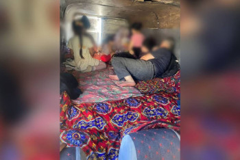 Фотография к новости: Көлігін "тапшанға" айналдырған шетелдік 12 адамды тасымақ болған