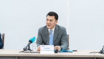 Фотография к новости: Ерлан Қарин Президент жанындағы Жастар саясаты жөніндегі кеңестің отырысын өткізді