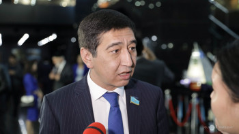 Фотография к новости: "60-70-тегі апалар отырады". Зайытов мектептегі күзетшілерге қатысты ұсыныс айтты