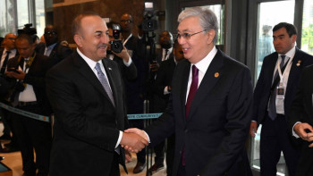 Фотография к новости: Тоқаев ұлықтау рәсімінде Ердоғанды президент болып сайлануымен құттықтады