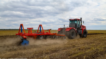 Фотография к новости: Бөлекпаев астық және көкөніс қоймаларын дайындауды тапсырды