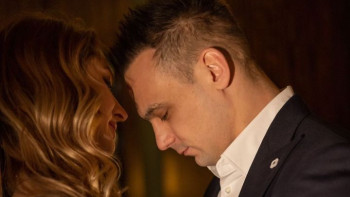 Фотография к новости: Илья Ильин қазақша ән орындап, көптің көңілін босатты