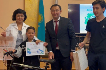 Фотография к новости: Алматыда балалар үйінің 65 тәрбиеленушісі сурет байқауында бақ сынасты