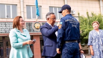 Фотография к новости: Кәсіподақтар федерациясы құтқарушыларды марапаттады