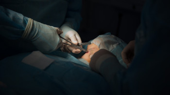 Фотография к новости: Бас пен мойынның қатерлі ісігінің алғашқы белгілері қандай?