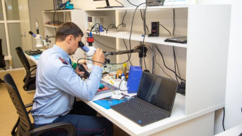 Фотография к новости: ІІМ цифрлық криминалистикалық зертхананың мамандары қылмыстарды қалай ашып жатыр