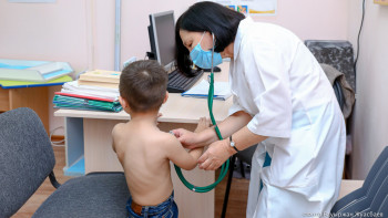 Фотография к новости: Бульбар синдромына шалдыққан балаға гастростома қойылды