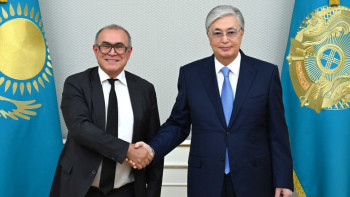 Фотография к новости: Президент белгілі экономист Нуриэль Рубиниді қабылдады