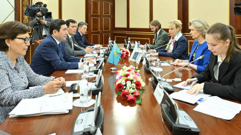 Фотография к новости: Мәжіліс төрағасы ЕҚЫҰ Парламенттік Ассамблеясының төрағасымен кездесті