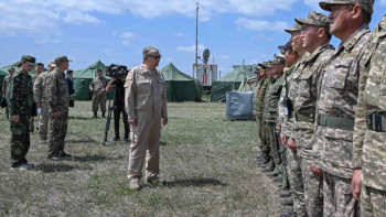 Фотография к новости: Тоқаев өрт сөндіруге жұмылдырылған құтқарушылар мен еріктілерге алғыс айтты
