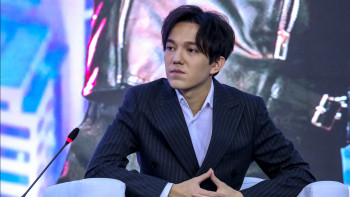 Фотография к новости: Димаш Құдайбергенұлы Абай жұртшылығына көңіл айтты