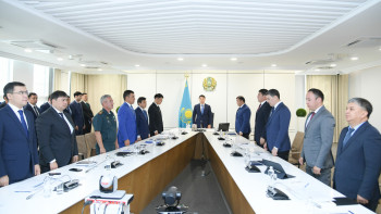 Фотография к новости: "Қолдан келмей ме, кіріспесін". Әкім жосықсыз мердігерлерге шара қабылдауды тапсырды