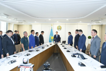 Фотография к новости: "Қолдан келмей ме, кіріспесін". Әкім жосықсыз мердігерлерге шара қабылдауды тапсырды