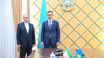 Фотография к новости: Сенат төрағасы  Иранның Қазақстандағы елшісімен кездесті