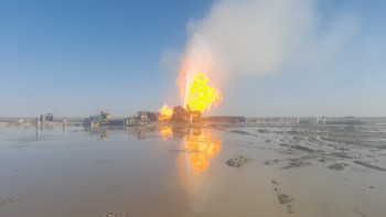 Фотография к новости: Маңғыстауда кен орнындағы өрт 3 күннен бері жанып жатыр