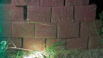 Фотография к новости: Шекарадан 6 млн теңгенің темекісін алып өтпек болғандар ұсталды